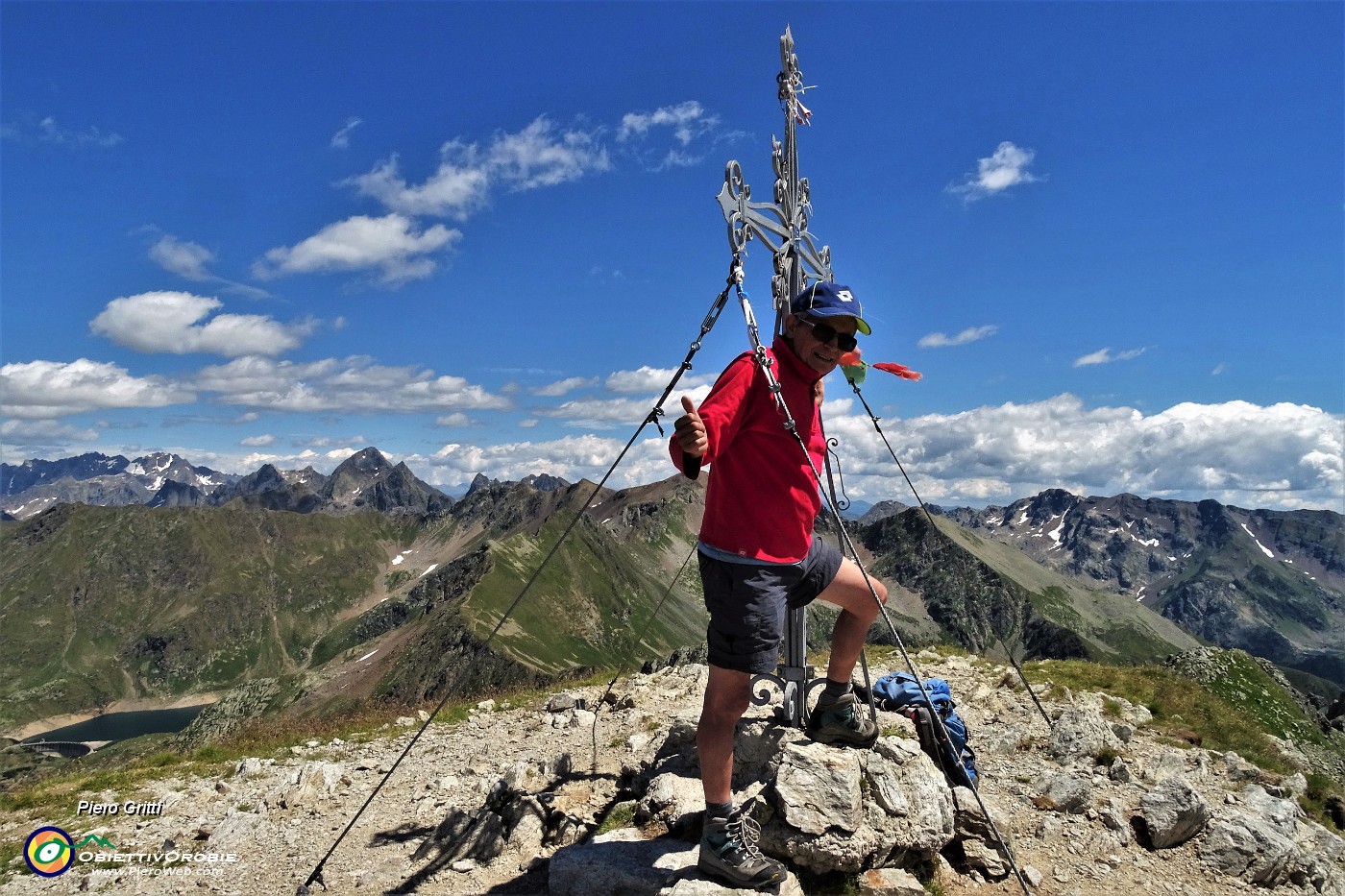 55 In vetta al Corno Stella (2620 m) con vista verso Diavolo e Giganti Orobici.JPG -                                